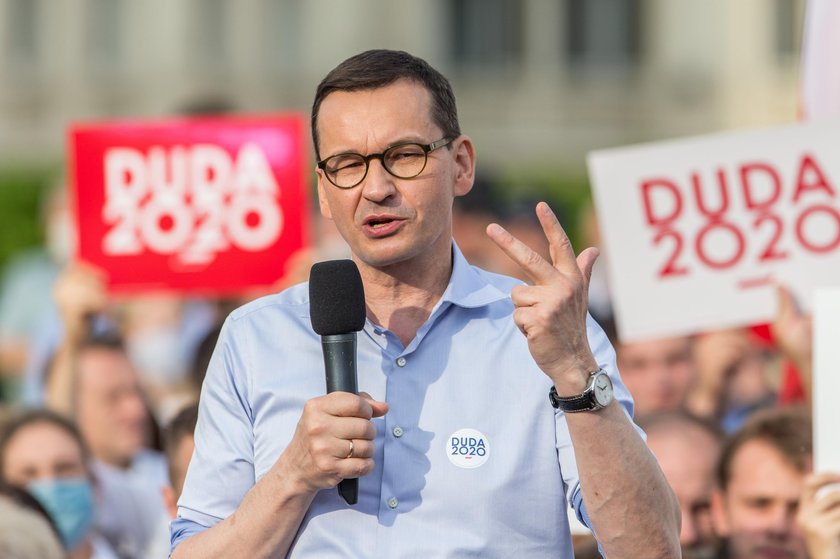 Dlaczego premier Morawiecki uważa, że koronawirus nie jest groźny? Poseł PiS tłumaczy