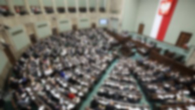 Sejm zdecydował: nie można zabronić gejom bycia rodzicami zastępczymi