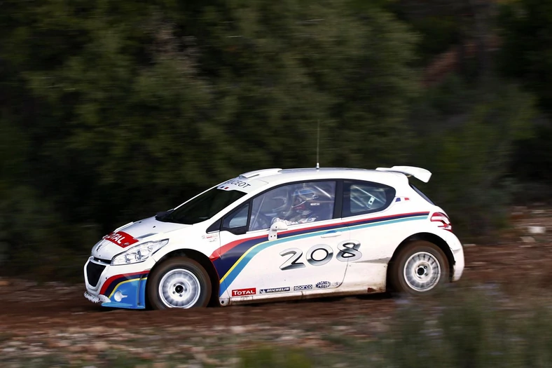 Pierwsze testy Peugeot 208 R5