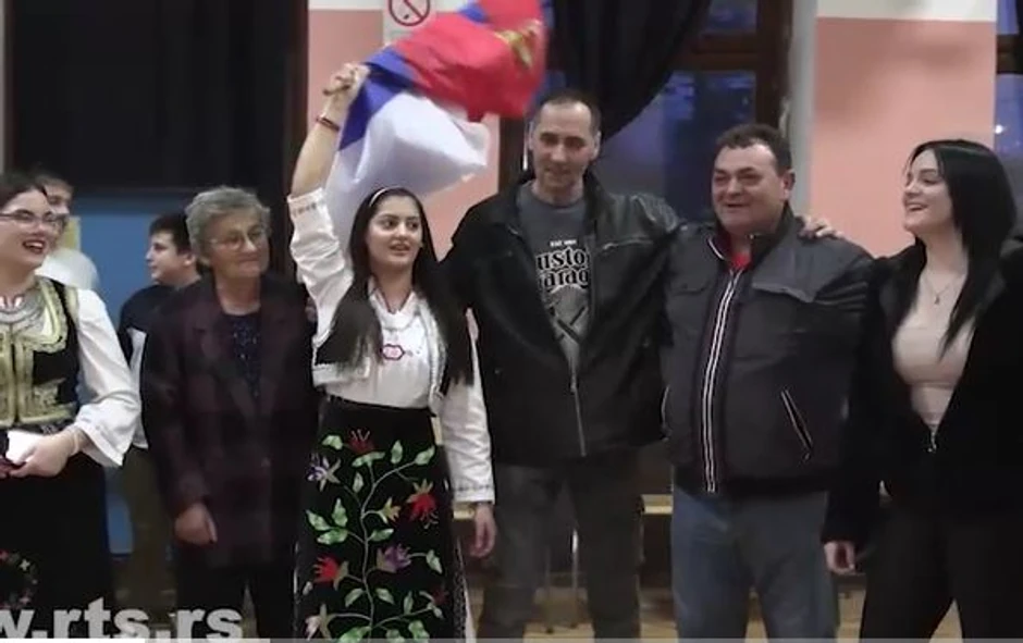 Nevena i Anđela ispraćene u vojsku