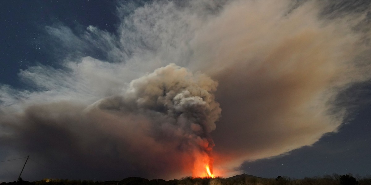 Sycylijski wulkan Etna po raz kolejny dała o sobie znać. W czwartek 10 lutego doszło do groźnej erupcji