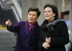 Ewa Kopacz jechała drugą linią metra. Premier chwaliła tempo budowy kolejki [ZDJĘCIA]