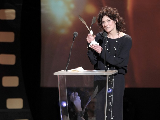 Joanna Macha z nagrodą przyznaną w kategorii najlepsza scenografia za film 'Wenecja'