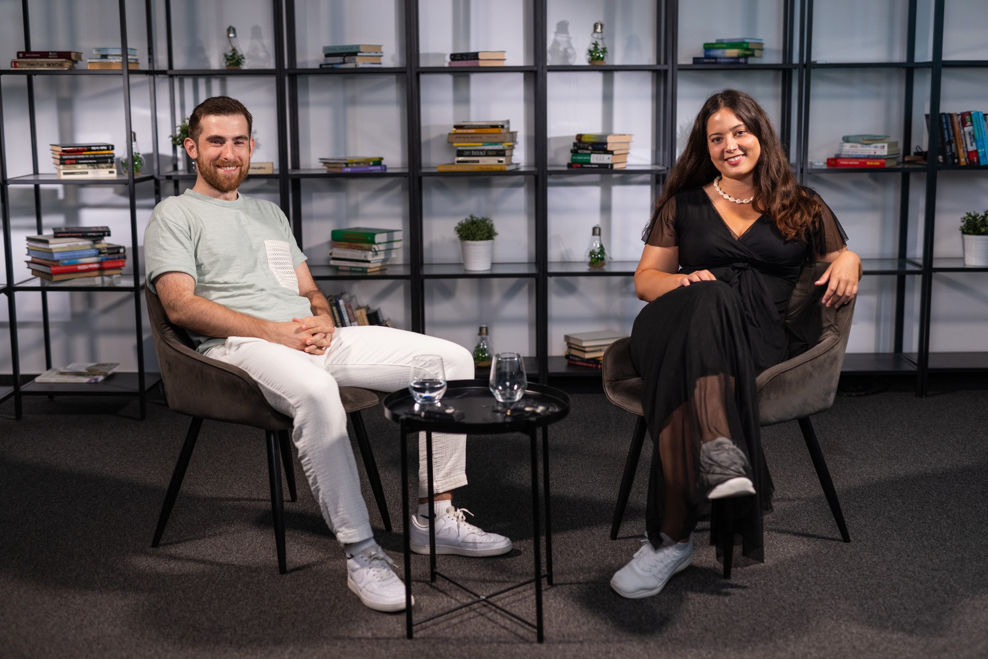 Michal Hertlík v relácii Off Record s Teri Čikoš.