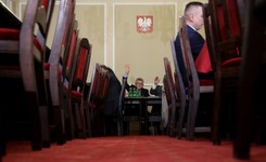 'Rażące złamanie konstytucji', 'Głosujecie jak kukiełki'. Spięcia podczas prac nad nową ustawą o SN