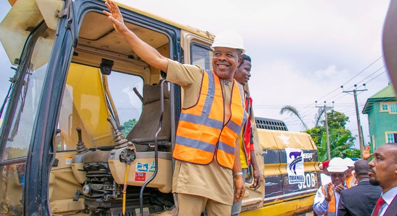 Gov. Emeka Ihedioha launches construction of 81-km urban roads in Imo  [Twitter/@EmekaIhedioha]