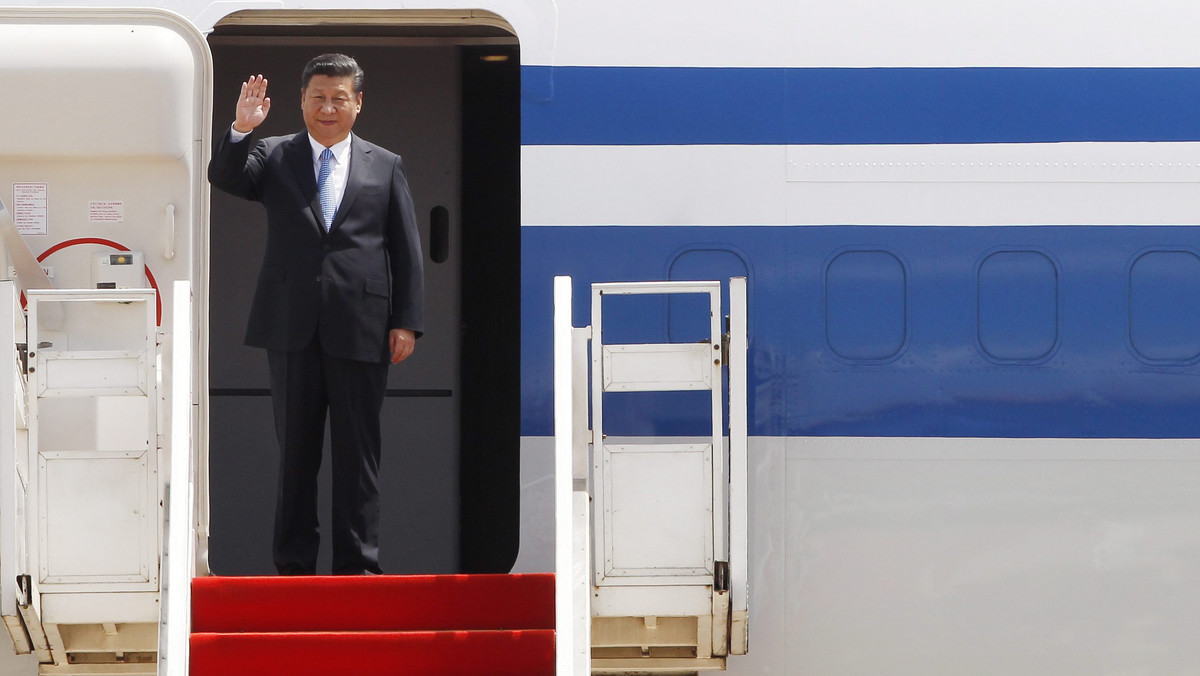 W Chinach narastają obawy, że obecny prezydent Xi Jinping nie zgodzi się ustąpić ze stanowiska zgodnie z ustalonym harmonogramem; byłby to "wielki skok do tyłu" dla kraju, który przeszedł "od rządów jednego człowieka do rządów prawa" - pisze "Financial Times".