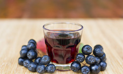 Pij sok z aronii codziennie przez 12 tygodni. Zbijesz ciśnienie i cholesterol
