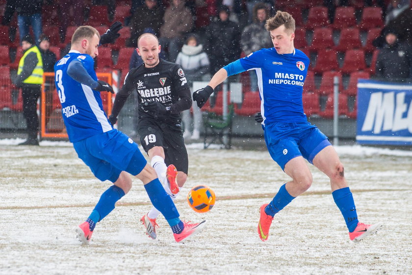 Pilka nozna. Nice I liga. Puszcza Niepolomice - Zaglebie Sosnowiec. 17.03.2018