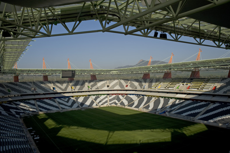 Stadion Mbombela w miejscowości Nelspruit (pojemność: 43,500 krzesełek) - wnętrze stadionu. Photo: Graeme Williams, MediaClubSouthAfrica.com
