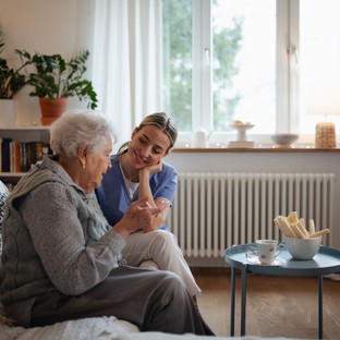 Így változik a viselkedés, amikor az Alzheimer-kór megjelenik – egy neurológus az első jelekről beszél