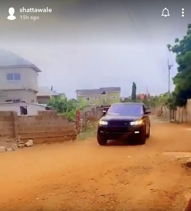Medikal's new luxury Range Rover pop up after his 26th birthday.