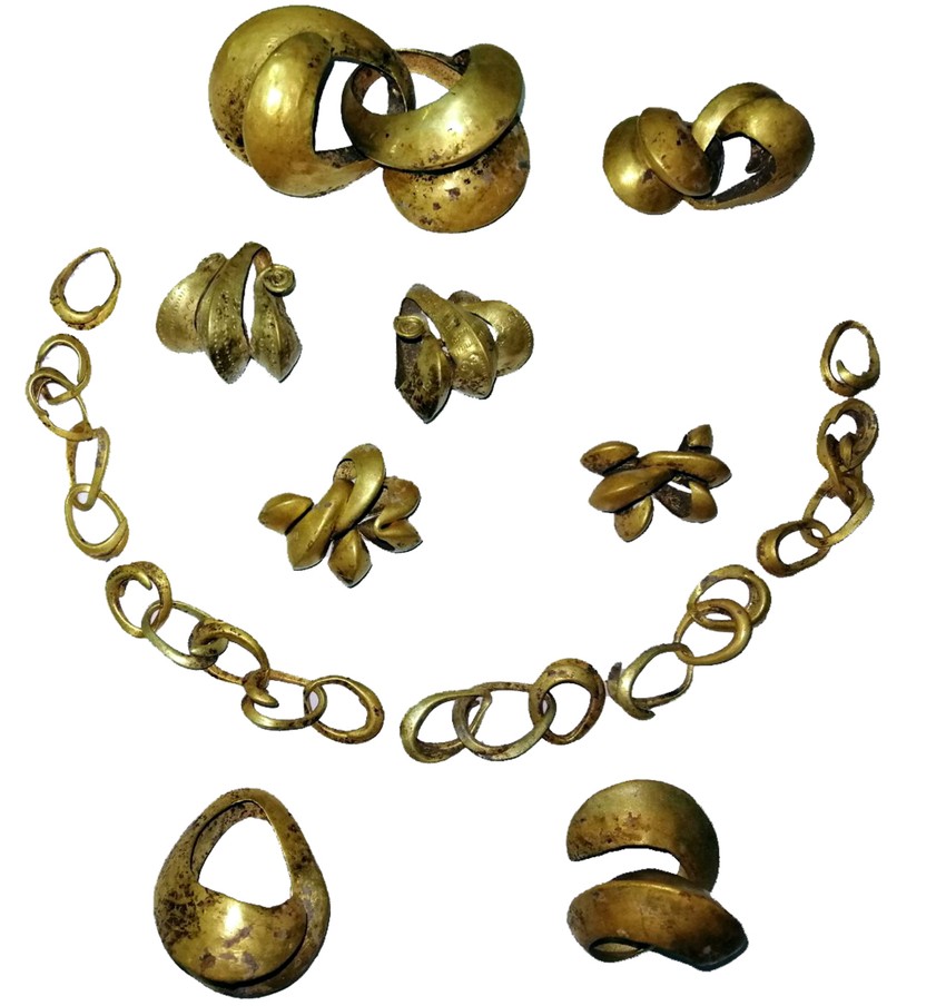 Zlatni nakit iz ostave Grmušina Kosa