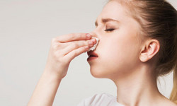 Jak powstrzymać krwawienie z nosa?
