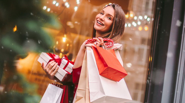 A hagyományos karácsonyi vásárlás háttérbe, szívesebben vásárolunk online / Fotó: Shutterstock