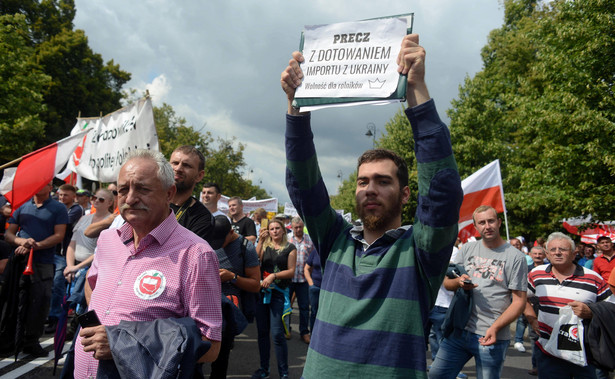 Protesty rolników i taksówkarzy. "W razie potrzeby będą strajki jak we Francji. Będziemy palić opony i blokować drogi" [POSTULATY]