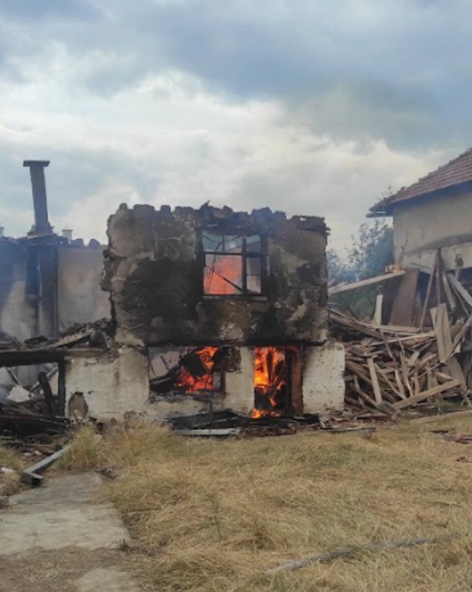 Požar kod Prokuplja gde su volonteri pomagali