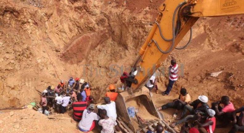 Dramatic rescue operation frees 15 trapped miners in Zimbabwe