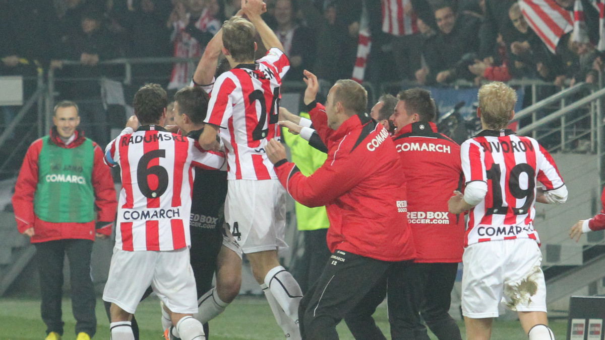 PIŁKARSKA EKSTRAKLASA CRACOVIA KONTRA WISŁA KRAKÓW