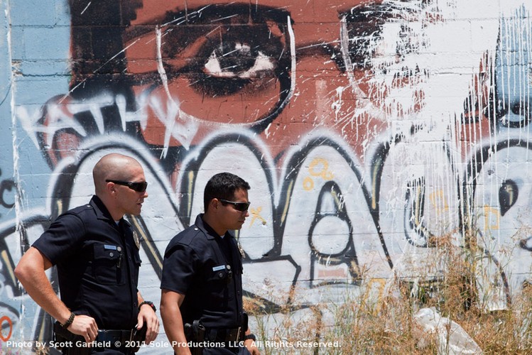 Jake Gyllenhaal i Michael Pena w filmie 'Bogowie ulicy'