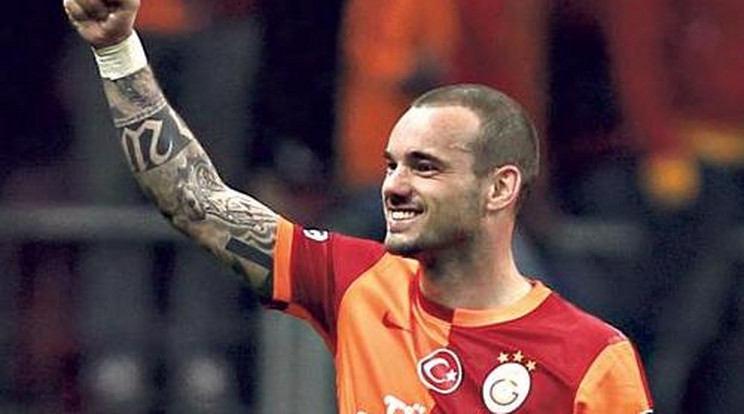Vébétrófeát is tetováltatna Sneijder