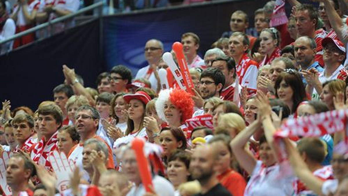 Polska kadra B pokonała w Grazu Austrię 3:0 (25:15, 26:24, 25:17) w meczu towarzyskim siatkarzy. Gospodarze mistrzostw Europy zagrali w najsilniejszym składzie. W sobotę mecz rewanżowy, początek 19:30.