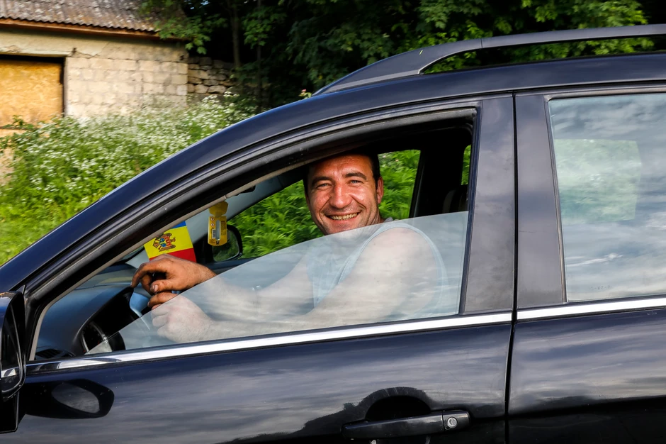 Muškarac u autu - ilustracija