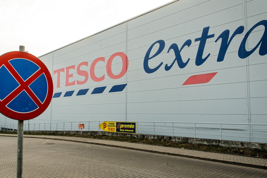 Dawny hipermarket Tesco przy ul. Toruńskiej w Bydgoszczy przeznaczony w 2019 r. do sprzedaży. Liczba sklepów Tesco w Polsce zmniejszyła się w ciągu ostatnich siedmiu lat o ponad 100