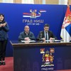 Ubuduće tumač za znakovni jezik na konferencijama za medije u Nišu