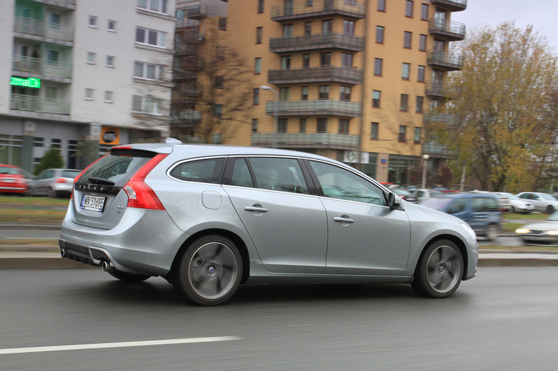 Test Volvo V60 2.4 AWD R-Design: komfortowo, rodzinnie i oszczędnie