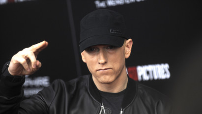 Keményen beszólt az elnöknek - Eminem rappelve alázta meg Donald Trumpot - videó