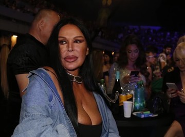 NA GODIŠNJICU MAJČINE SMRTI je donela ODLUKU koja je dirnula sve! Marta Savić je obrisala suze i nastavila dalje