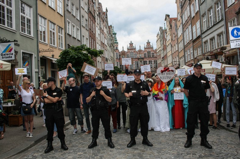 Na drodze Marszu pojawiła się niewielka kontrmanifestacja