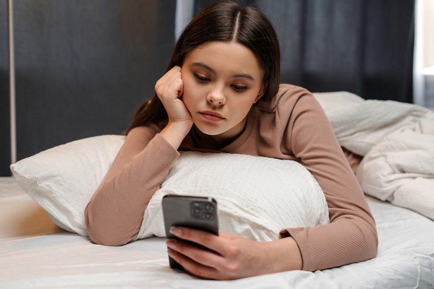 Onlajn iznude i ucene dece i mladih su sve češće