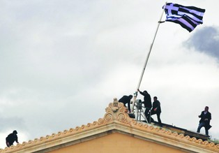 Sześć lat wyrzeczeń może pójść na marne. Co dalej z grecką gospodarką?