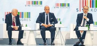 Championi w kraju, pionierzy na zewnątrz