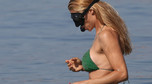 Michelle Hunziker na plaży w bikini