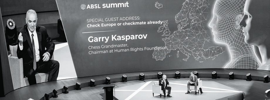 Gościem specjalnym wydarzenia był Garri Kasparow. Mistrz świata w szachach (1985-1993), a obecnie prezes Fundacji Praw Człowieka odniósł się do aktualnej sytuacji politycznej w Europie