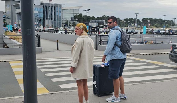 Milena Vučić i Nikola Burovac na aerodromu