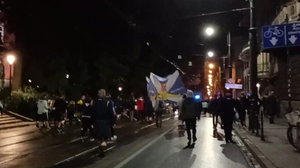 Tłum Szkotów sparaliżował centrum Krakowa! Mamy nagranie i komentarz policji [WIDEO]