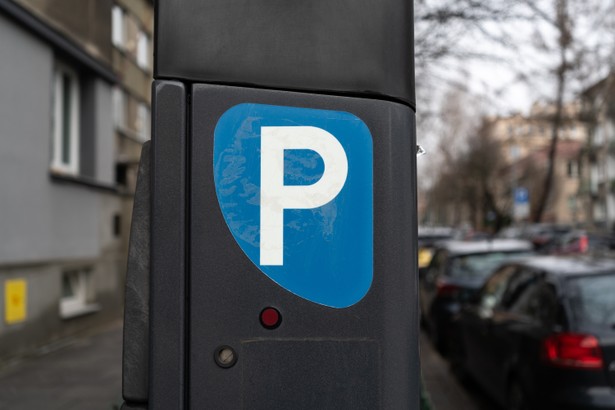 Od początku czerwca mieszkańcy dużego miasta muszą mieć się na baczności. Wchodzą w życie zmiany w strefie płatnego parkowania