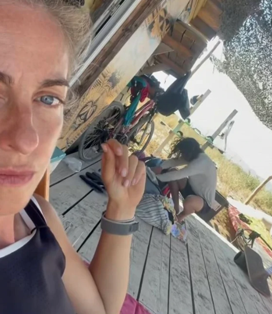Hristina Popović sa dečkom na moru