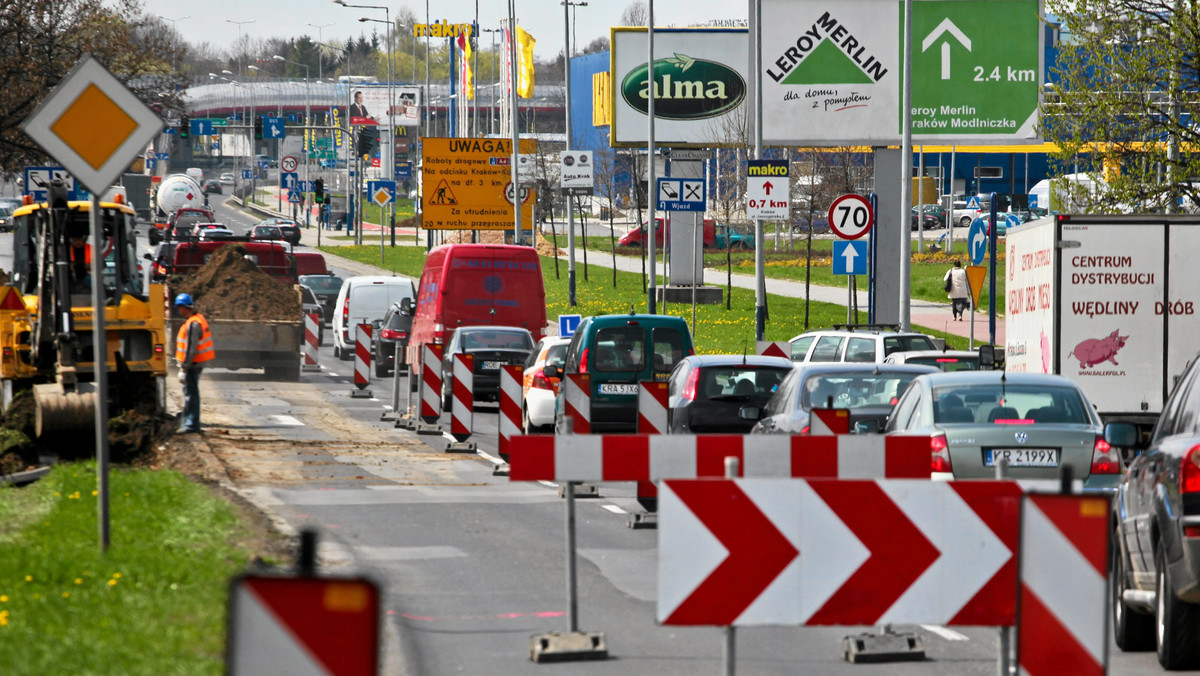 Dobra wiadomość dla kierowców. W długi majowy weekend ulica Conrada w Krakowie w końcu będzie przejezdna - podaje Radio Kraków.