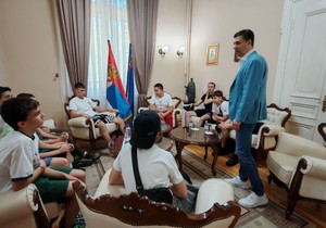 Gradonačelnik Pavlović povodom Fajnal fora ugostio decu sa KiM