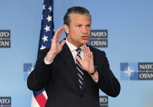Pit Hegset u sedištu NATO u Briselu