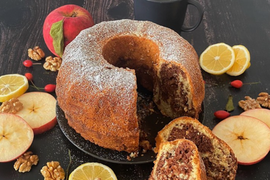 Kad se spoje jabuke, cimet, limun i orasi nastaje NAJBOLJI JESENJI KUGLOF: Mekan, sočan i mirisan - ovo je kolač koji ćete praviti cele sezone