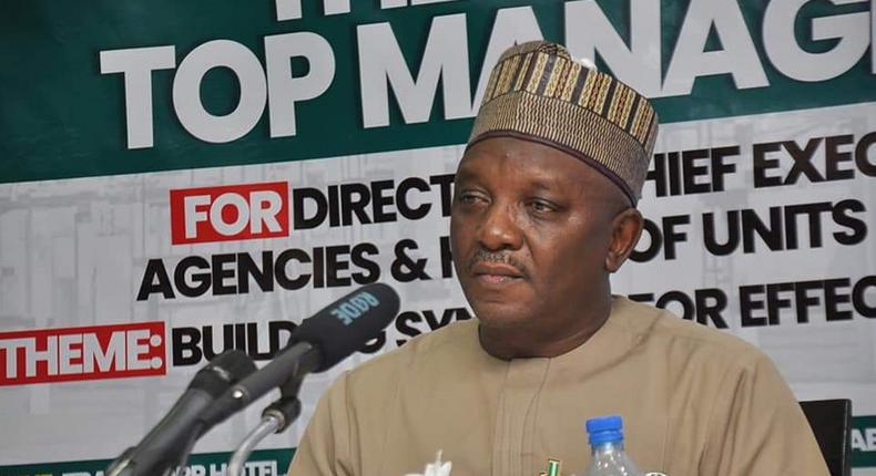 Minister of Power, Saleh Mamman directs contractors to return to sites. (Signal)