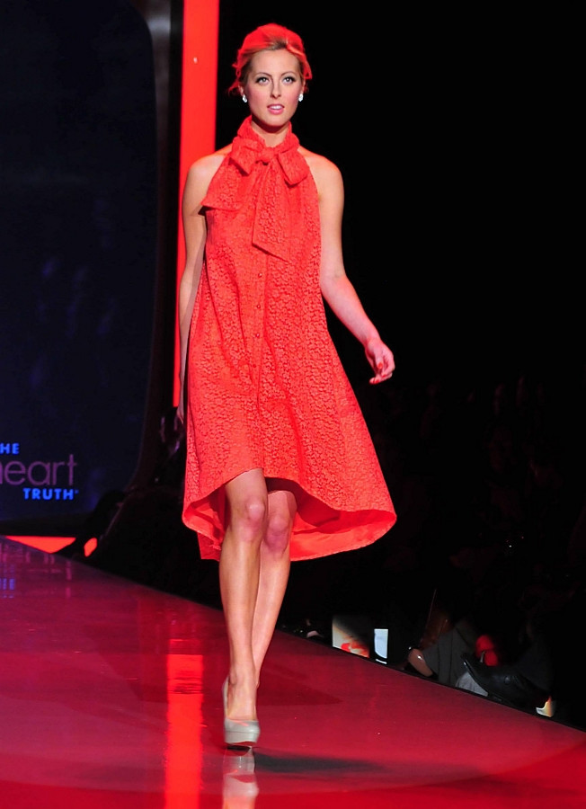 Eva Amurri w sukni projektu Chrisa Benza / fot. Agencja BE&amp;W
