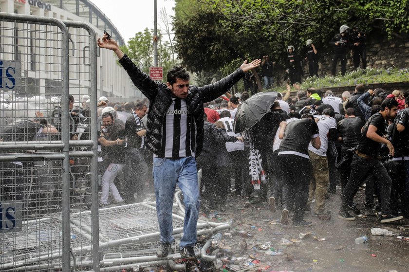 Besiktas ma nowy stadion. Doszło do zamieszek przed pierwszym meczem