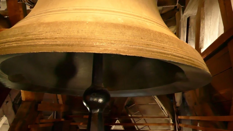 Zvono Emanuel u katedrali Notr Dam